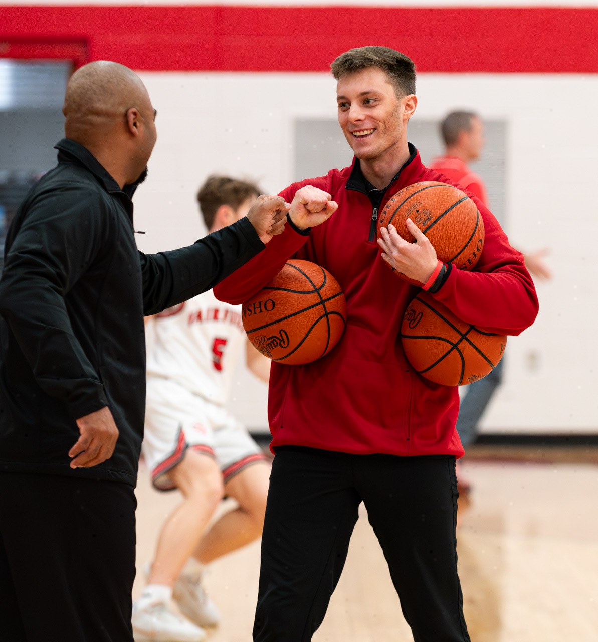 Coach Quentin Williams coaching basketball
